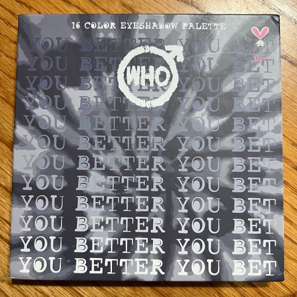 CAI The WHO eyeshadow palette